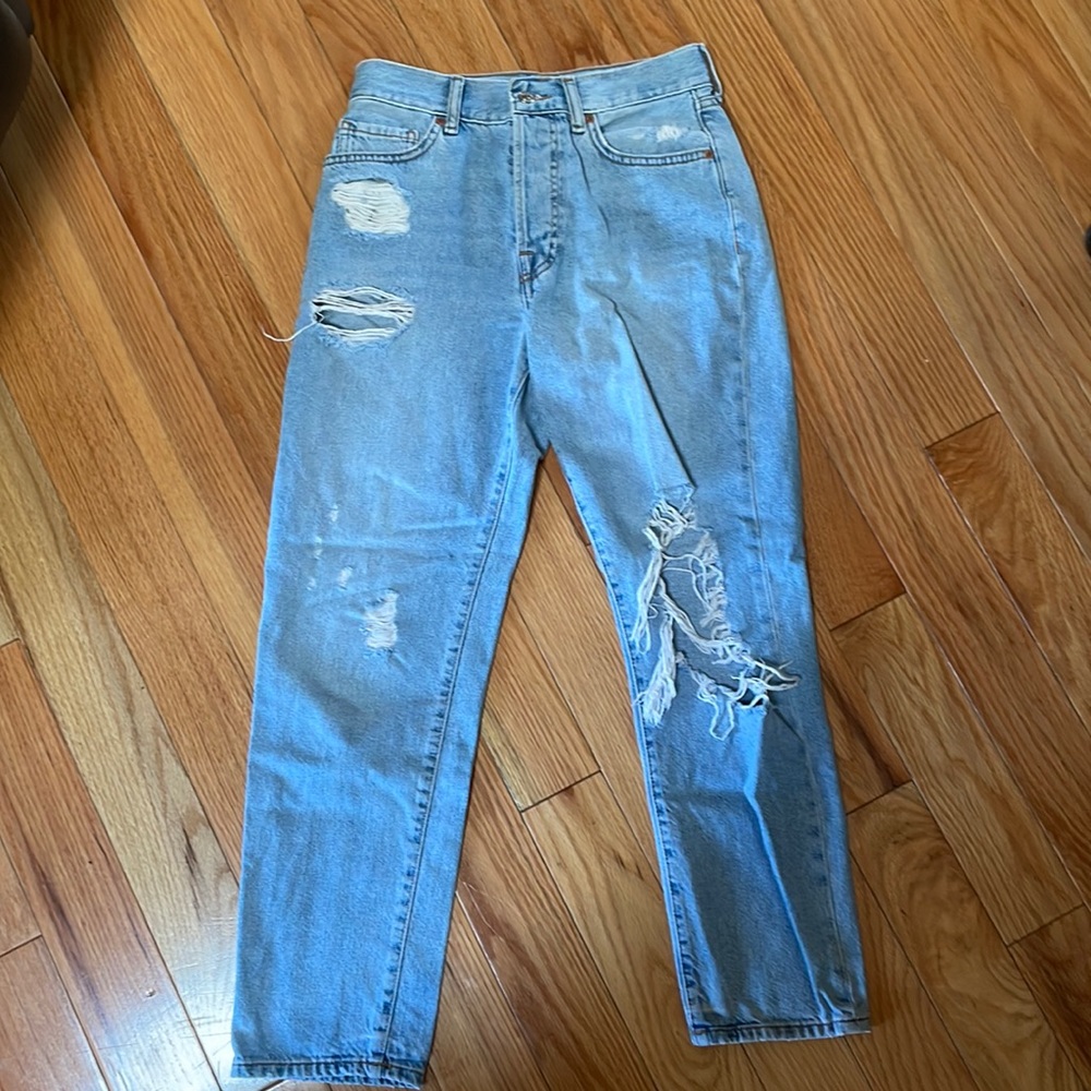 Straight leg ripped jeans